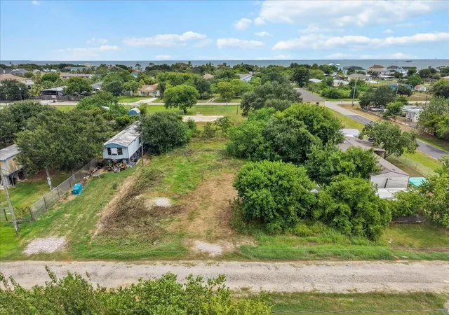 Photo 4 of Land for sale at 1047 10th Street, Dickinson, TX 77539 | MLS# 67578747 | Listing updated on 2026-09-09