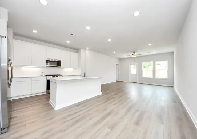 Photo 2 of Single family home for sale at 1989 Brookpointe Ln, Dayton, TX 77535 | MLS# 34876523 | Listing updated on 2026-10-09