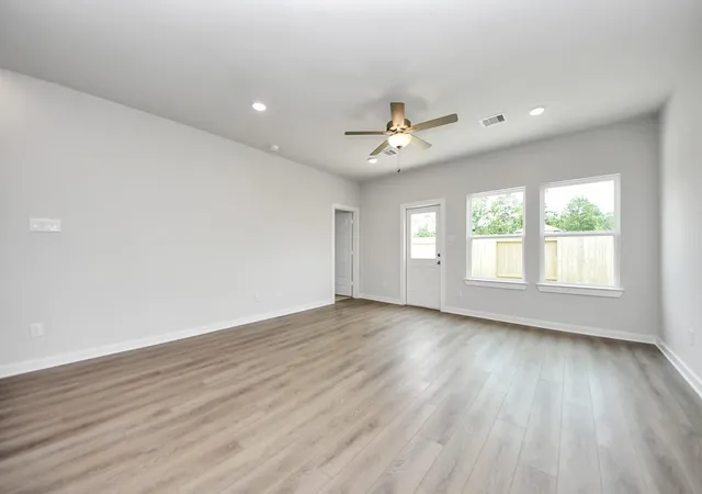 Photo 4 of Single family home for sale at 1989 Brookpointe Ln, Dayton, TX 77535 | MLS# 34876523 | Listing updated on 2026-10-09