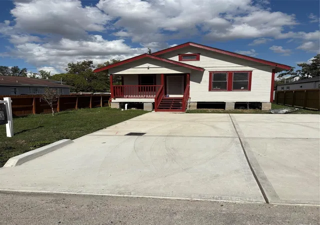 Photo 1 of Single family home for sale at 7807 Queen St, Houston, TX 77028 | MLS# 40481646 | Listing updated on 2026-09-13