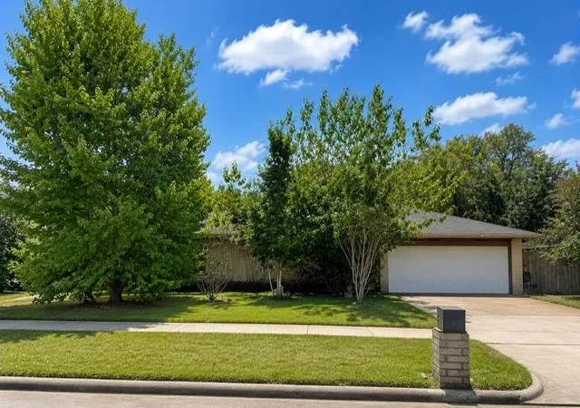 Photo 2 of Single family home for sale at 7123 Bahia Ln, Missouri City, TX 77489 | MLS# 2141395 | Listing updated on 2026-09-18