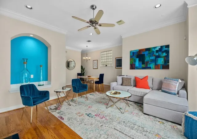 Photo 3 of Townhouse for sale at 2427 Ralph St, Houston, TX 77006 | MLS# 6490043 | Listing updated on 2026-09-05