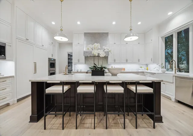 Photo 4 of Single family home for sale at 1402 Pine Chase Dr, Houston, TX 77055 | MLS# 82048783 | Listing updated on 2026-09-16