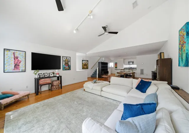 Photo 2 of Townhouse for sale at 1612 Drew St, Houston, TX 77004 | MLS# 46125998 | Listing updated on 2026-09-09