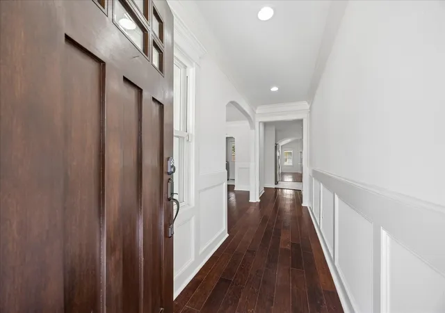 Photo 3 of Sale Pending at 1614 Wakefield Dr, Houston, TX 77018 | MLS# 77780413 | Listing updated on 2026-09-23