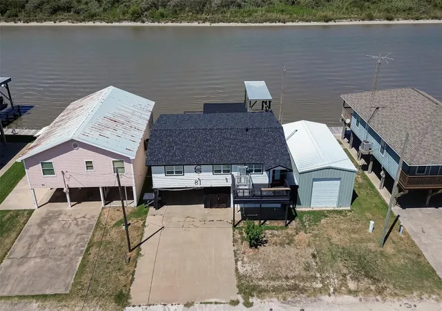 Photo 2 of Single family home for sale at 3220 Fm 2031, Matagorda, TX 77457 | MLS# 31852960 | Listing updated on 2026-09-23
