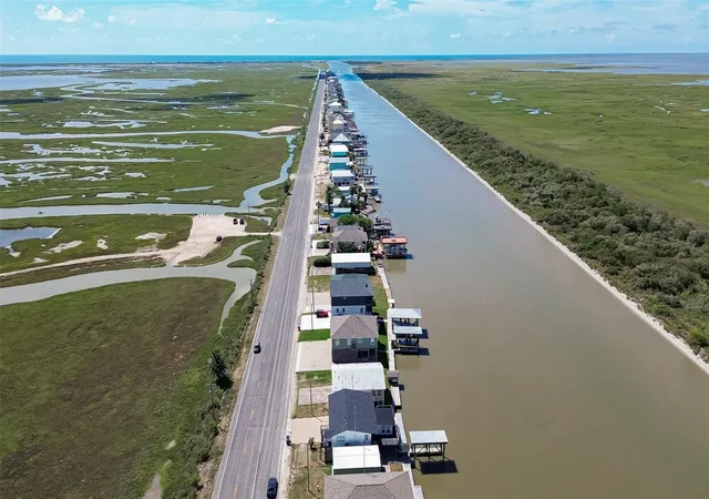 Photo 3 of Single family home for sale at 3220 Fm 2031, Matagorda, TX 77457 | MLS# 31852960 | Listing updated on 2026-09-23