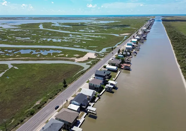 Photo 4 of Single family home for sale at 3220 Fm 2031, Matagorda, TX 77457 | MLS# 31852960 | Listing updated on 2026-09-23