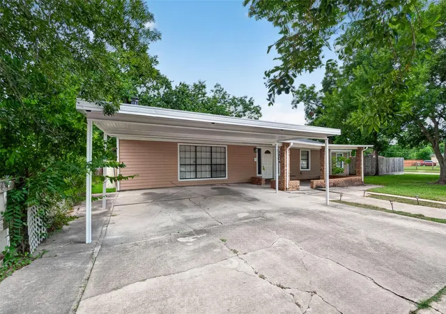 Photo 2 of Single family home for sale at 1504 Lawrence Ave, Pasadena, TX 77506 | MLS# 54595610 | Listing updated on 2026-09-11