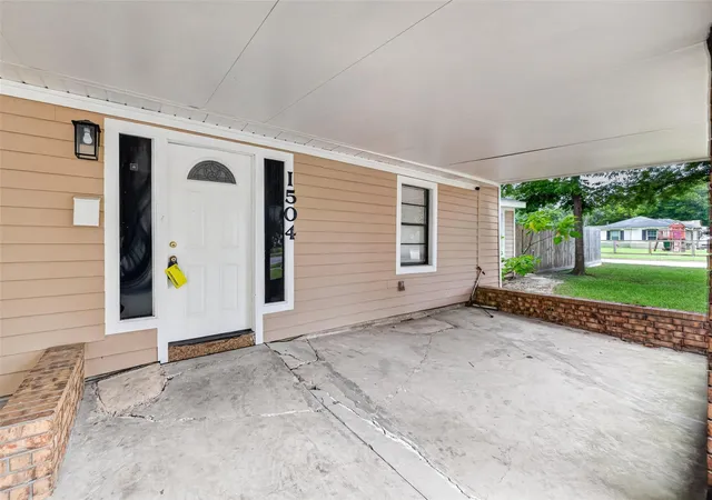 Photo 3 of Single family home for sale at 1504 Lawrence Ave, Pasadena, TX 77506 | MLS# 54595610 | Listing updated on 2026-09-11