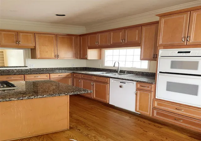 Photo 4 of Sale Pending at 4212 Purdue St, Houston, TX 77005 | MLS# 52379994 | Listing updated on 2026-09-14