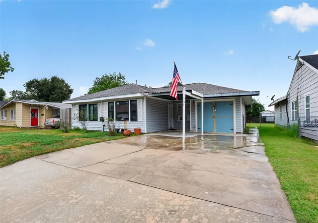 Photo 3 of Single family home for sale at 306 Tilden Dr, Pasadena, TX 77506 | MLS# 66908793 | Listing updated on 2026-09-03