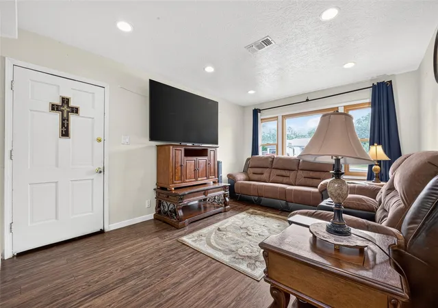 Photo 3 of Single family home for sale at 306 Tilden Dr, Pasadena, TX 77506 | MLS# 66908793 | Listing updated on 2026-09-03