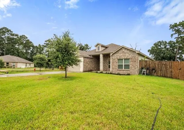 Photo 2 of Sale Pending at 9850 Hunter Springs, Conroe, TX 77306 | MLS# 10679998 | Listing updated on 2026-10-08
