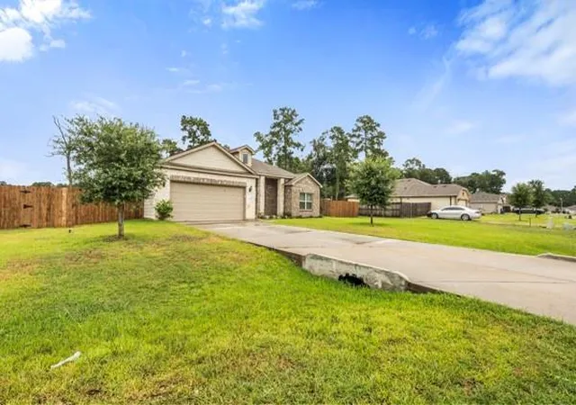Photo 3 of Sale Pending at 9850 Hunter Springs, Conroe, TX 77306 | MLS# 10679998 | Listing updated on 2026-10-08