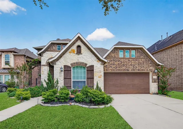 Photo 4 of Single family home for sale at 818 Butterfly Garden Trl, Richmond, TX 77406 | MLS# 66485478 | Listing updated on 2026-10-04