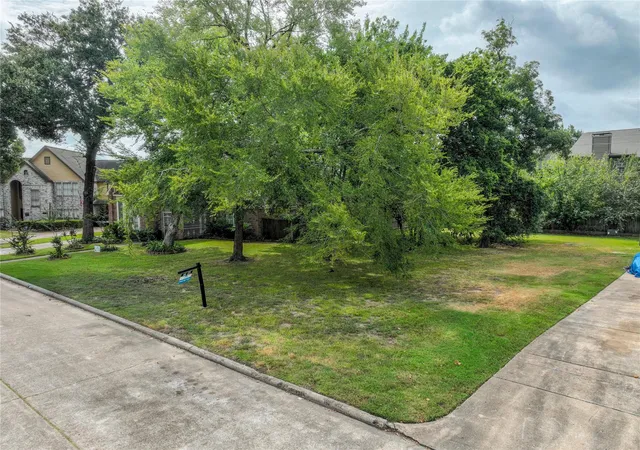 Photo 3 of Land for sale at 5307 Oak Cvs Dr, Houston, TX 77091 | MLS# 7905667 | Listing updated on 2026-09-15