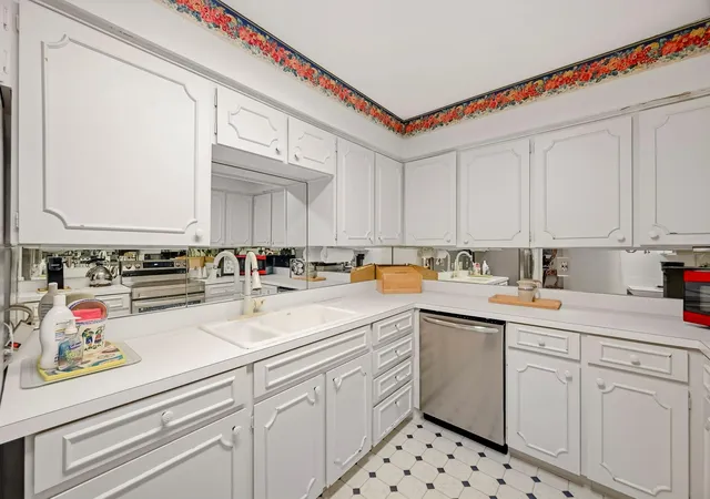 Photo 4 of Condo for sale at 5050 Ambassador Way #201, Houston, TX 77056 | MLS# 79111622 | Listing updated on 2026-10-03