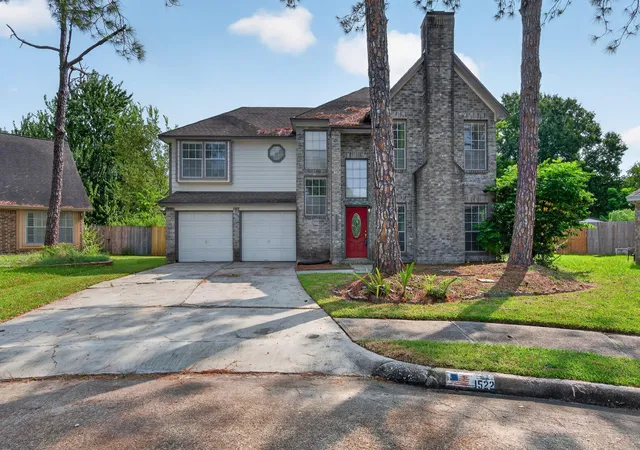 Photo 1 of Single family home for sale at 1522 Pear Brk Trl, Houston, TX 77062 | MLS# 25950216 | Listing updated on 2026-09-12