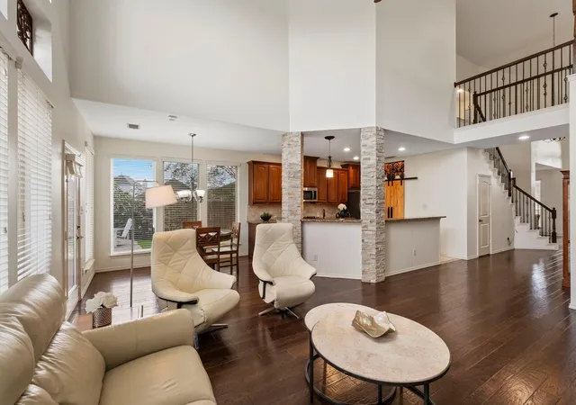 Photo 4 of Single family home for sale at 6923 Long Bay Ln, Missouri City, TX 77459 | MLS# 79368980 | Listing updated on 2026-10-10