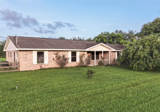 Photo 1 of Single family home for sale at 7301 Ave L 1/2, Santa Fe, TX 77510 | MLS# 9634053 | Listing updated on 2026-09-16