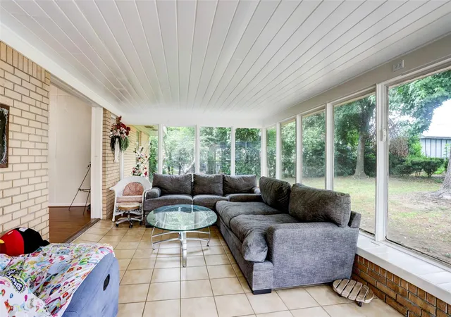 Photo 3 of Single family home for sale at 822 N Meyer St, Sealy, TX 77474 | MLS# 89856054 | Listing updated on 2026-09-03