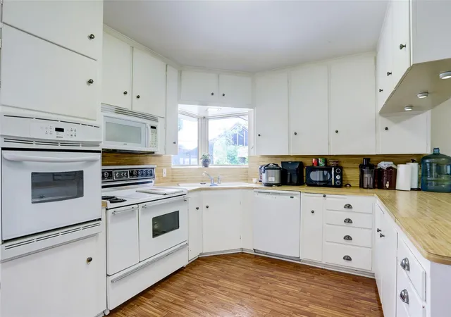 Photo 4 of Single family home for sale at 822 N Meyer St, Sealy, TX 77474 | MLS# 89856054 | Listing updated on 2026-09-03