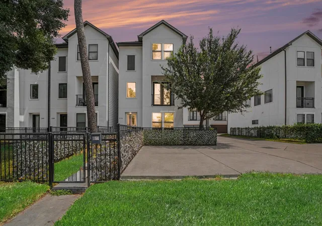 Photo 3 of Single family home for sale at 1156 Wycliffe Dr, Houston, TX 77043 | MLS# 51675885 | Listing updated on 2026-09-03