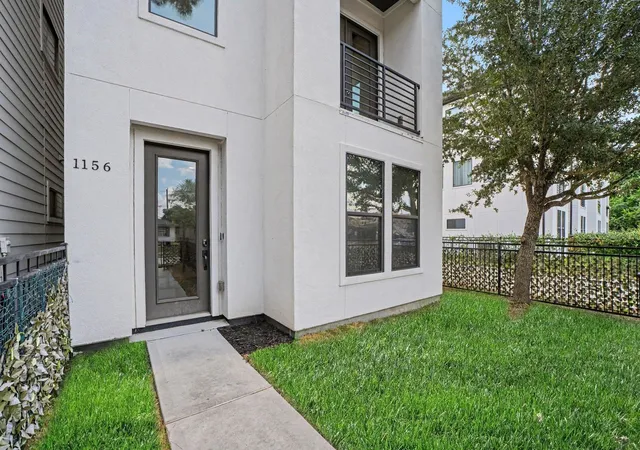 Photo 4 of Single family home for sale at 1156 Wycliffe Dr, Houston, TX 77043 | MLS# 51675885 | Listing updated on 2026-09-03