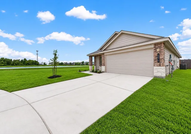 Photo 3 of Single family home for sale at 2074 Legacy Hills Dr, Houston, TX 77067 | MLS# 18228096 | Listing updated on 2026-09-11