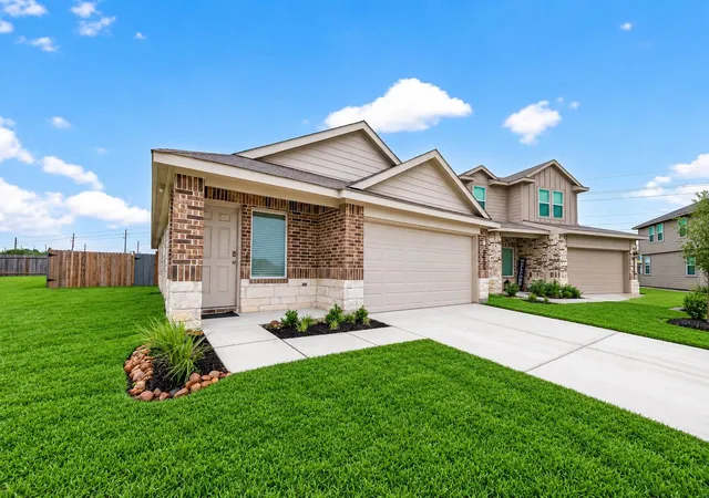 Photo 3 of Single family home for sale at 2074 Legacy Hills Dr, Houston, TX 77067 | MLS# 18228096 | Listing updated on 2026-09-11