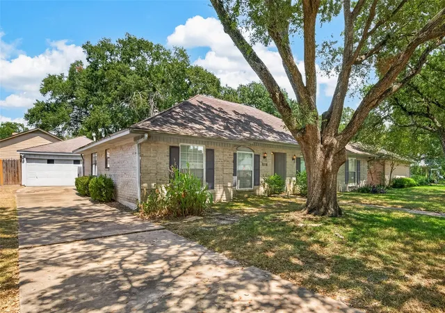 Photo 2 of Single family home for sale at 15718 Tumbling Rapids Dr, Houston, TX 77084 | MLS# 17911117 | Listing updated on 2026-09-01