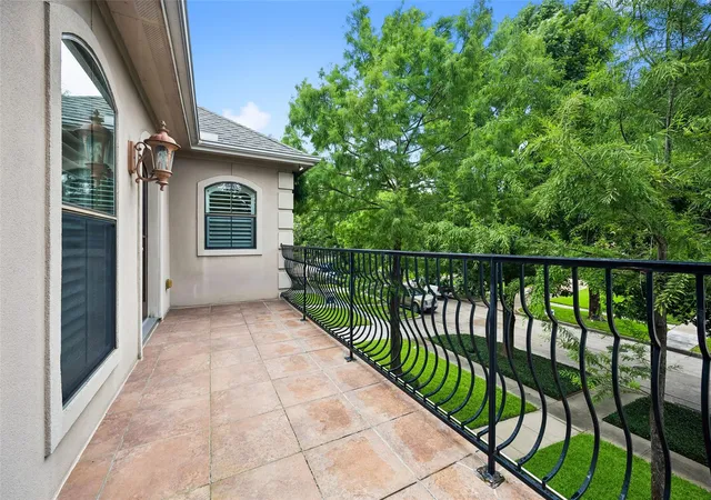 Photo 3 of Single family home for sale at 2601 Talbott, Houston, TX 77005 | MLS# 84325909 | Listing updated on 2026-09-13
