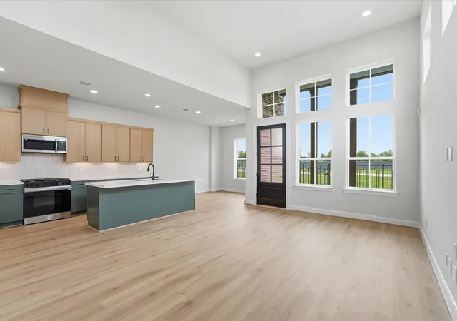 Photo 3 of Single family home for sale at 9214 Fort George St, Houston, TX 77063 | MLS# 20421097 | Listing updated on 2026-09-19