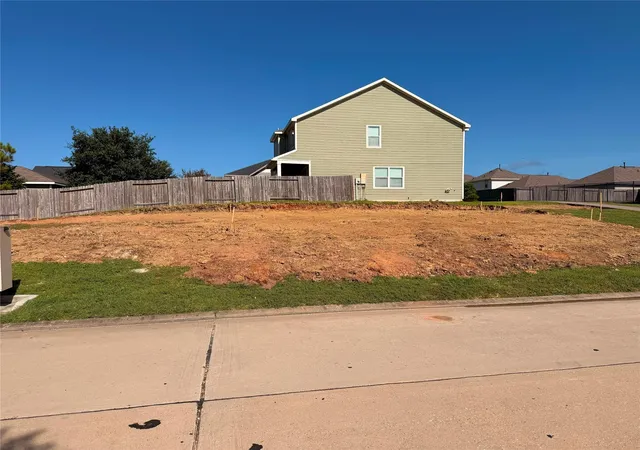 Photo 4 of Single family home for sale at 10901 Afternoon Shade, Willis, TX 77318 | MLS# 54536200 | Listing updated on 2026-09-07