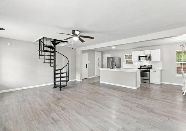 Photo 3 of Single family home for sale at 500 Ruth St, Baytown, TX 77520 | MLS# 73382046 | Listing updated on 2026-09-11