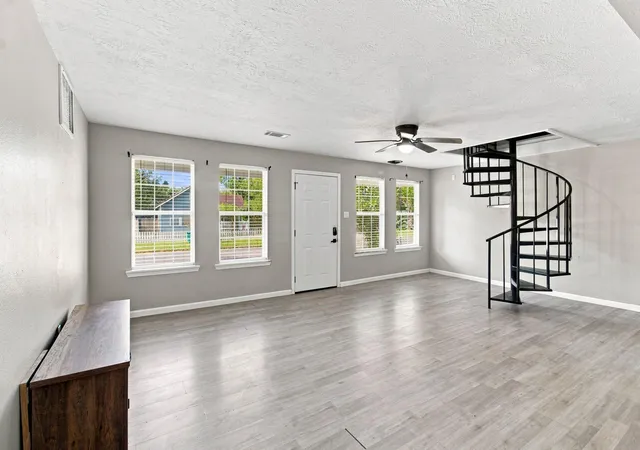 Photo 3 of Single family home for sale at 500 Ruth St, Baytown, TX 77520 | MLS# 73382046 | Listing updated on 2026-09-11