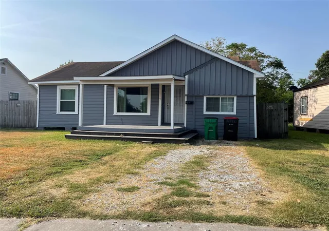 Photo 1 of Single family home for sale at 119 E Cleveland St, Baytown, TX 77520 | MLS# 78076945 | Listing updated on 2026-09-11