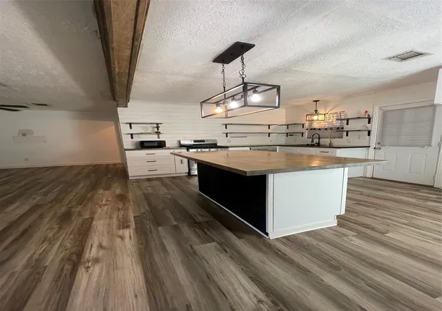 Photo 4 of Single family home for sale at 119 E Cleveland St, Baytown, TX 77520 | MLS# 78076945 | Listing updated on 2026-09-11