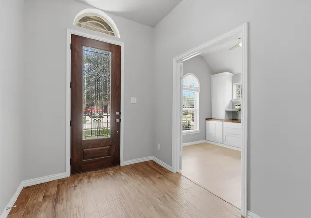 Photo 4 of Sale Pending at 2809 Parkside Village Ln, Pearland, TX 77581 | MLS# 54447009 | Listing updated on 2026-09-15