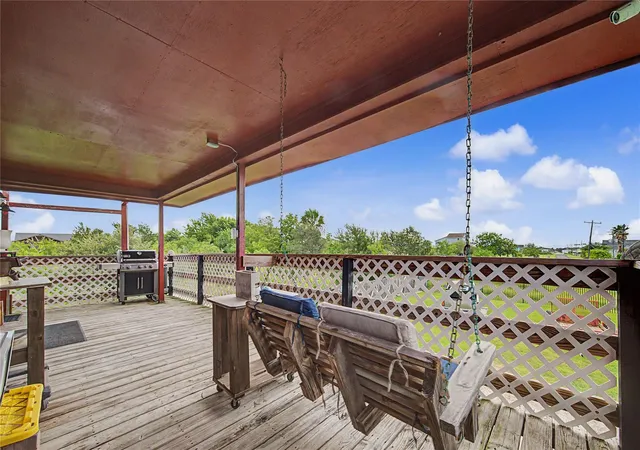 Photo 3 of Single family home for sale at 1019 Sunset Dr, Dickinson, TX 77539 | MLS# 62446040 | Listing updated on 2026-09-13