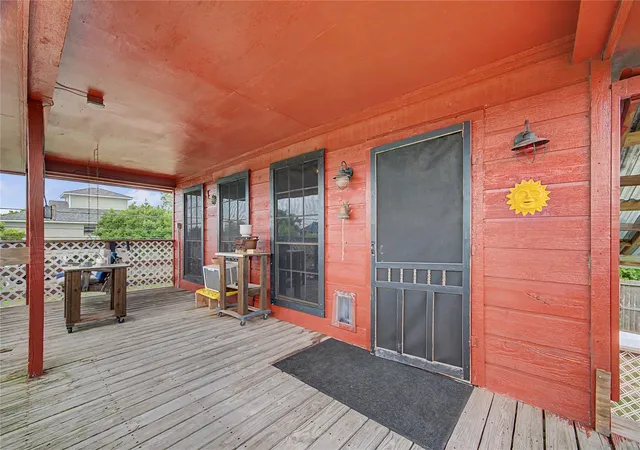 Photo 4 of Single family home for sale at 1019 Sunset Dr, Dickinson, TX 77539 | MLS# 62446040 | Listing updated on 2026-09-13