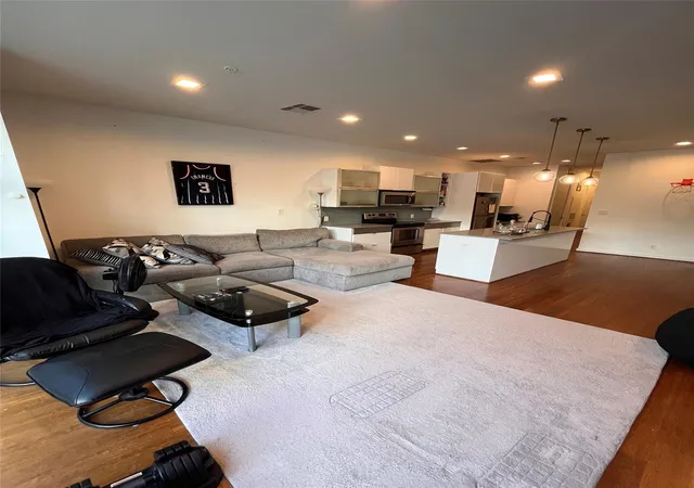 Photo 3 of Condo for sale at 207 Pierce St #206, Houston, TX 77002 | MLS# 49778541 | Listing updated on 2026-09-17