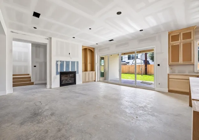 Photo 4 of Single family home for sale at 1335 Gardenia Dr, Houston, TX 77018 | MLS# 28083697 | Listing updated on 2026-10-04