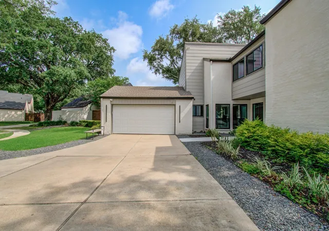 Photo 3 of Single family home for sale at 1607 Big Lake Dr, Houston, TX 77077 | MLS# 12617534 | Listing updated on 2026-09-26