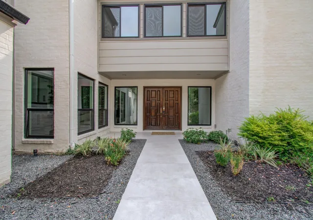 Photo 4 of Single family home for sale at 1607 Big Lake Dr, Houston, TX 77077 | MLS# 12617534 | Listing updated on 2026-09-26