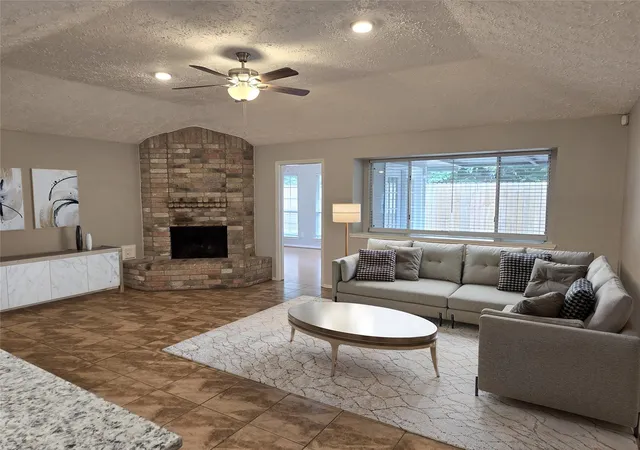Photo 3 of Single family home for sale at 1109 Willow Crk Dr, La Porte, TX 77571 | MLS# 70699973 | Listing updated on 2026-09-11