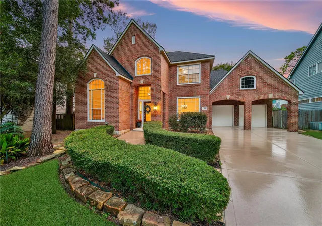 Photo 1 of Sale Pending at 15 Petalcup Pl, Spring, TX 77381 | MLS# 17756069 | Listing updated on 2026-09-13
