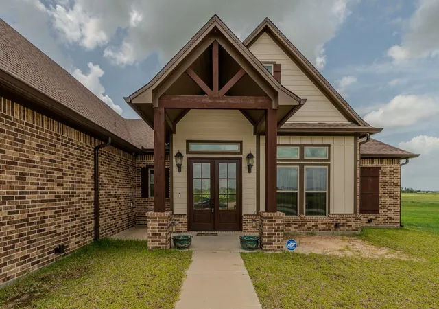 Photo 2 of Single family home for sale at 15360 Hercules Dr, Beaumont, TX 77713 | MLS# 33753650 | Listing updated on 2026-09-04