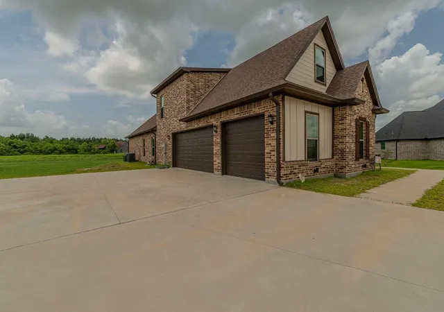 Photo 3 of Single family home for sale at 15360 Hercules Dr, Beaumont, TX 77713 | MLS# 33753650 | Listing updated on 2026-09-04